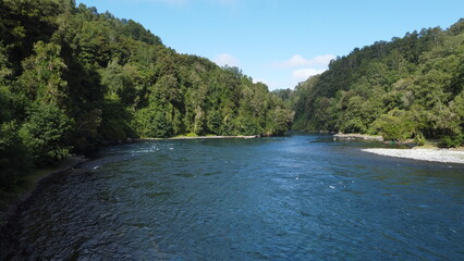 vistas asombrosas campo sur de chile trigo rio bueno orilla aguas cristalinas