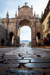 Arco en la calle Santa Clara en Cuzco