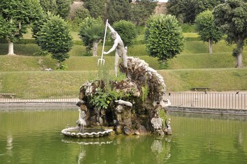 Obraz premium Fontanna w ogrodzie Medyceuszy.