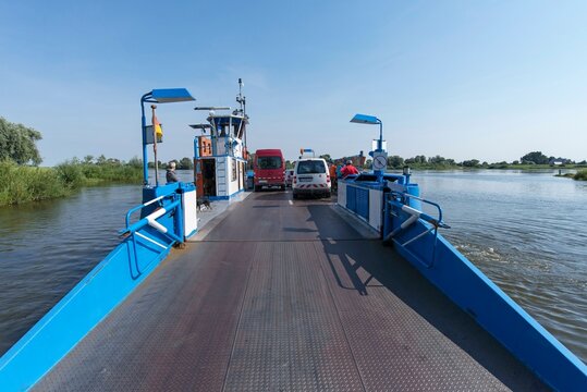 Small car ferry on the Elbe, Bleckede, Lower Saxony, Germany, Europe