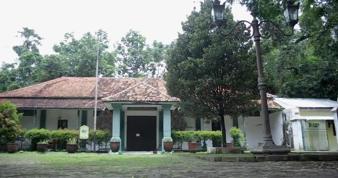 Keraton Kasepuhan Cirebon was founded by Prince Cakrabuana during the development of Islam or around 1529.