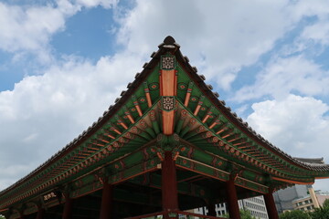 Fototapeta na wymiar Korea traditional building and performance
