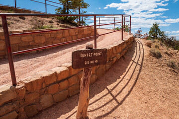 sign for sunset point at bryce canyon