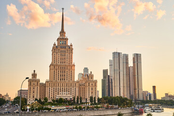 Obraz premium Moscow, Russia - 30.07.2022: View of the Ukraine Hotel and the Moscow City business center. Architecture of Moscow
