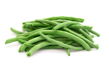 tas d'haricots verts isolés sur un fond blanc