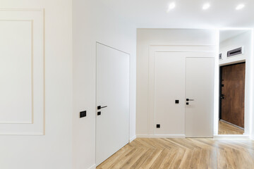 Fototapeta na wymiar interior design of a new bright room with a mirror