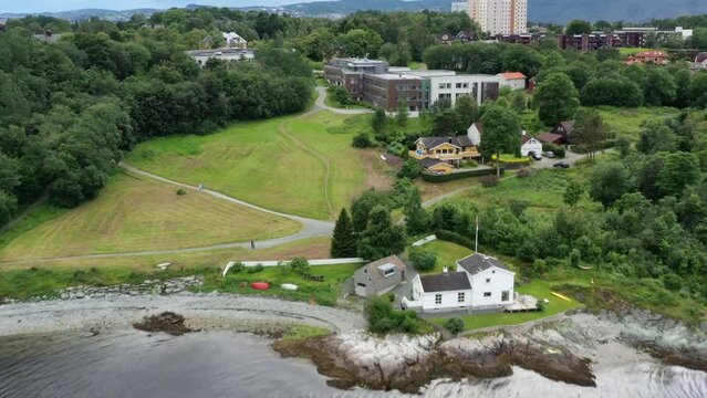 survol du fjord de Trondheim et Ch&acirc;teau de Steinvikholm (Trondheimsfjord)