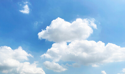Obraz na płótnie Canvas White cloud on beautiful blue sky