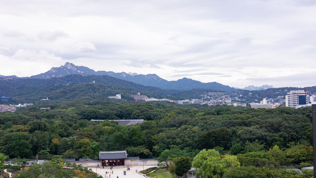Parks and old buildings in downtown Seoul