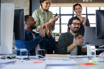 Group of entrepreneurs crowdfunding