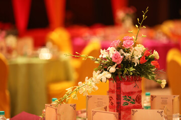 A floral decor can make your wedding decor look super amazing and attractive