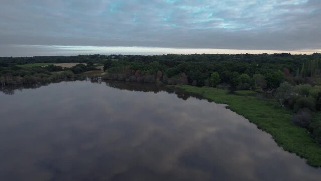 lake and clouds - golf du morbihan
