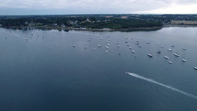lake and clouds - golf du morbihan