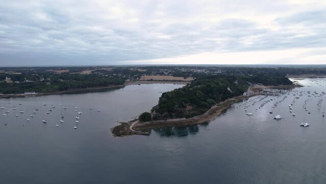 lake and clouds - golf du morbihan