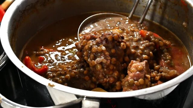 Cooking a pot of delicious lentils