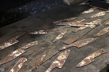 Rohlinge für Messer in einer Schmiede