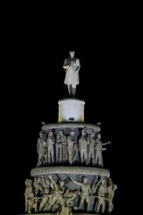 Photo sur Plexiglas Monument historique Vertical shot of the Eskisehir Ataturk Monument at night