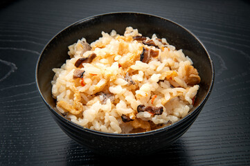 日本の家庭料理、手作り五目ご飯