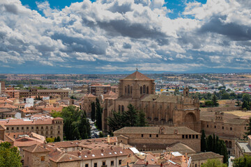 Fototapeta premium Panoramic view of the city of Salamanca with the beautiful church of San Esteban, from the top of the Clerecía towers.