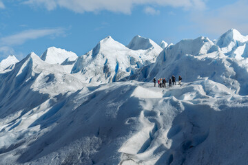 tourist over the glaciar perito moreno