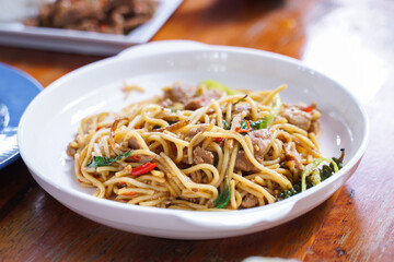 Spaghetti with spicy pork is another favorite of Thai people and it tastes very good.