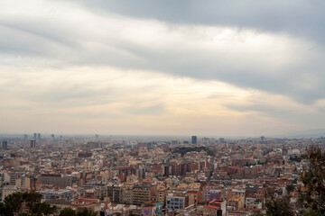 Fototapeta na wymiar cityscape of barcelona with sunset cloud sky