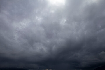 Obraz premium cloud formation sunny sky dark storm forming rain weather