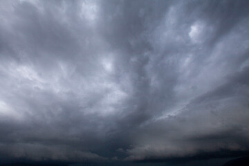 Obraz premium cloud formation sunny sky dark storm forming rain weather