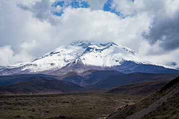 Fototapeta premium Landscape of El chimborazo, Ecuador, andes, andean mountains snow peak