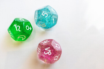 占星術の占い用のサイコロ