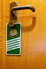 Sign on a hotel door - Please make up room now - in 5 languages
