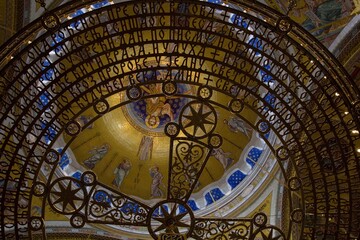 The detail of the interior of the Temple of Saint Sava, Belgrade, Serbia - obrazy, fototapety, plakaty