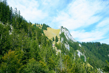 Mount Pilatus and the valley station in Alpnachstad lie in the heart of Switzerland and are very well connected. They are conveniently reached by car, train or boat trip.