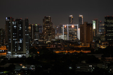 Naklejka premium city skyline at night Bangkok