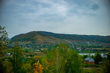 Fototapeta na wymiar The village of Shiryaevo on an autumn rainy day!