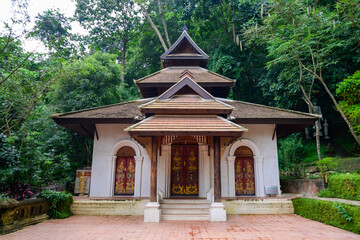 Wat Palad or Wat Pha Lat is a temple in Chiang Mai that is tucked away in the heart of the jungle.