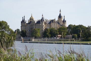 Fototapeta na wymiar Panorama vom Schloss am Schweriner Innensee, Schwerin, Mecklenburg-Vorpommern, Deutschland
