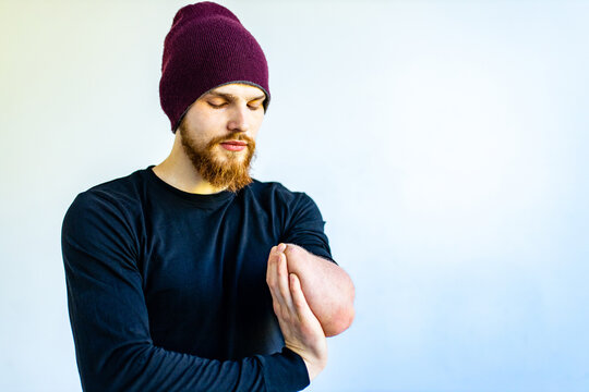 close up amputee hands of young man indoors doing warm up in gym