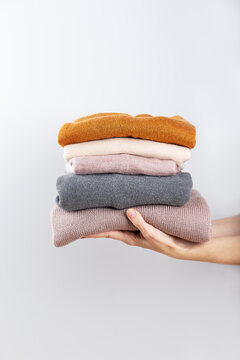Donating old warm clothes, second hand, economic crisis, fighting the cold, warm clothes, saving money.