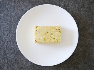 ウズベキスタン土産のお菓子「ハルヴァ」