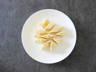 ウズベキスタン土産のお菓子「ハルヴァ」