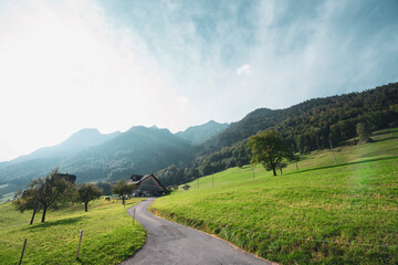 Mount Pilatus and the valley station in Alpnachstad lie in the heart of Switzerland and are very well connected. They are conveniently reached by car, train or boat trip.