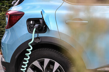 auto voiture electrique borne charge recharge rechargement batterie prise station