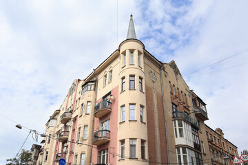Fototapeta na wymiar Tarapunka's Pink House on Reitarska Street in Kyiv, Ukraine