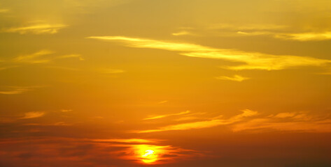 Obraz na płótnie Canvas Beautiful sunset sky with some clouds