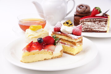 フルーツケーキ　苺タルトケーキ