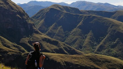 Young woman looking towards the mountains near Samaipata - Bolivia - CODO DE LOS ANDES - SANTA CRUZ BOLIVIA