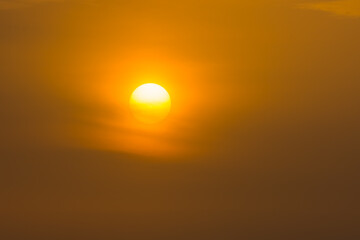 Obraz premium wam sun on the sky during sunset on vacation in egypt