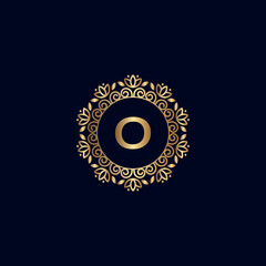 GOLD ROYAL LOGO BEAUTY LUXURY LETTER O