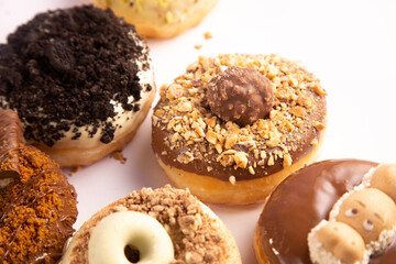 Donas sobre fondo blanco